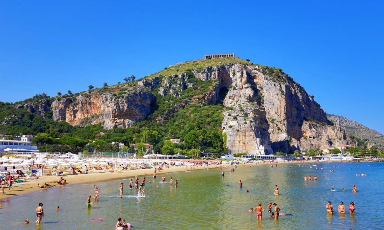 Casa Vitelli - Centro Storico A Due Passi Da Tutto Daire Terracina Dış mekan fotoğraf